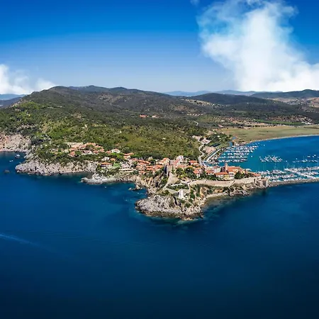 特拉摩尼奥酒店 酒店